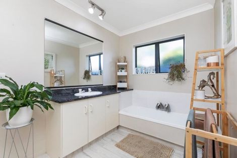 Photo of property in 51 Olympus Grove, Papamoa Beach, Papamoa, 3118