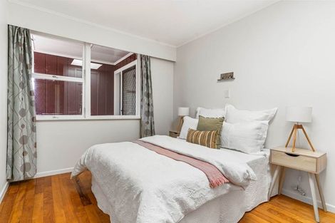 Photo of property in 9 Merchant Avenue, Te Atatu South, Auckland, 0610