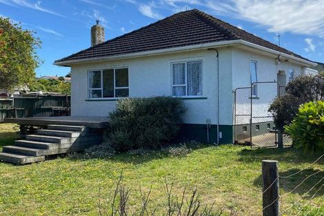 Photo of property in 1 Rangiora Street, Castlecliff, Whanganui, 4501