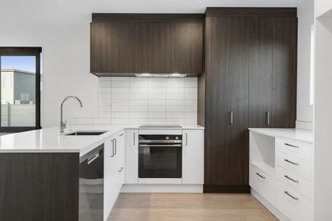 Photo of property in 4 Verde Lane, Rosehill, 2113