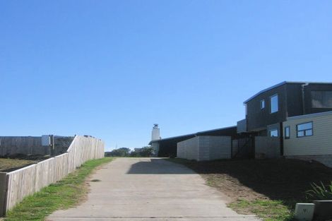 Photo of property in 135 The Fairway, Matarangi, Whitianga, 3592