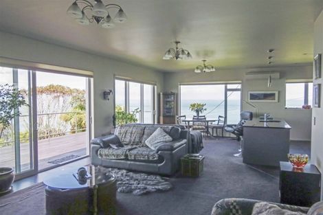 Photo of property in 86 Marine Parade, Bluff, 9814