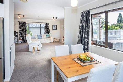 Photo of property in 8 Eliot Place, Leamington, Cambridge, 3432