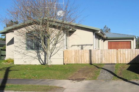 Photo of property in 16 Cranwell Place, Hillcrest, Hamilton, 3216