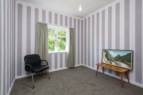 Photo of property in 33 Bentinck Avenue, Strathmore Park, Wellington, 6022