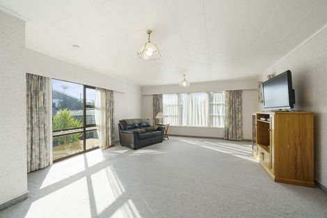 Photo of property in 6 Coleman Street, Paraparaumu, 5032