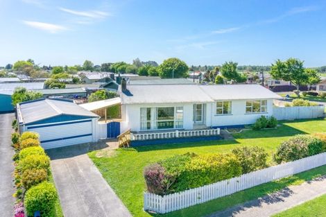 Photo of property in 2 Rhonda Avenue, Deanwell, Hamilton, 3206