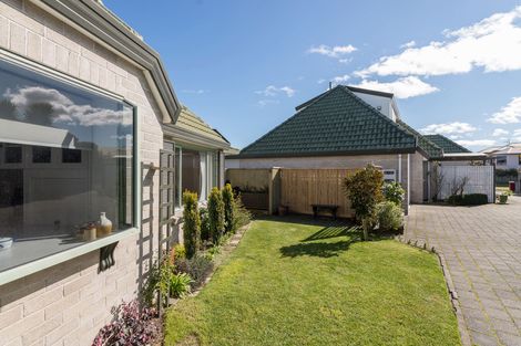 Photo of property in 2/89 Harvey Street, Waipahihi, Taupo, 3330