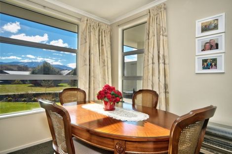 Photo of property in 10 Coburn Place, Lake Hayes, Queenstown, 9304