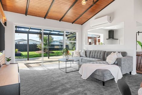 Photo of property in 152 Sandwich Road, St Andrews, Hamilton, 3200