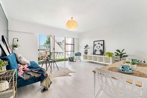 Photo of property in 7/31 Blease Street, New Lynn, Auckland, 0600