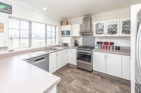 Photo of property in 2 Saint Helens Place, Tawhero, Whanganui, 4501