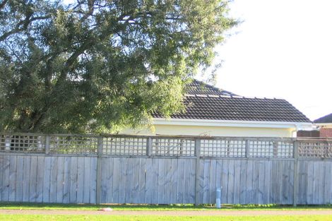 Photo of property in 26 Grove Road, Papakura, 2110