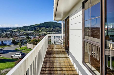 Photo of property in 16 Saint Aidans Way, Tawa, Wellington, 5028