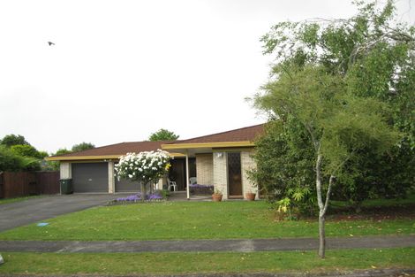 Photo of property in 12 Glengowan Place, Conifer Grove, Takanini, 2112