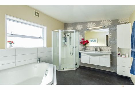 Photo of property in 5 Sutter Street, Seaview, Timaru, 7910