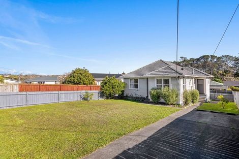 Photo of property in 65 Farquhar Road, Glendene, Auckland, 0602