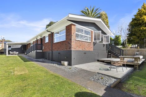 Photo of property in 17 Laurelwood Avenue, Pukekohe, 2120