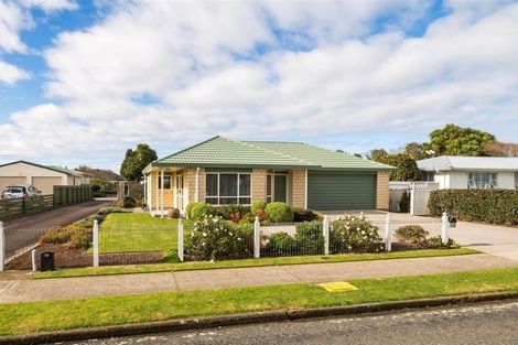 Photo of property in 140 Waihi Road, Hawera, 4610