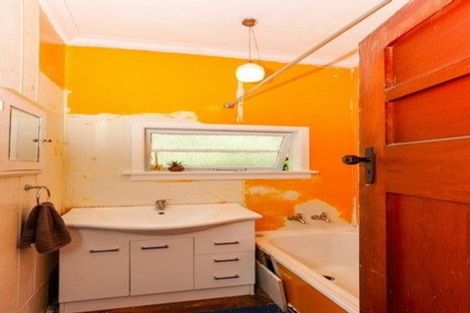 Photo of property in 166 Seaview Road, Westown, New Plymouth, 4310