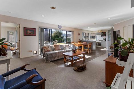 Photo of property in 5 Hoyte Place, Pukehangi, Rotorua, 3015