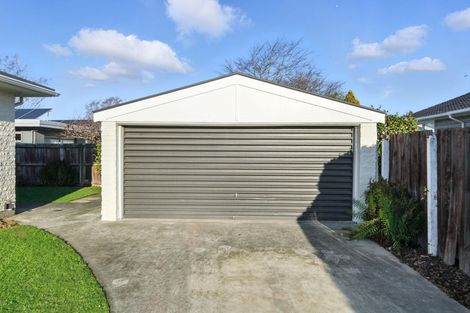 Photo of property in 1 Glenavon Place, Ilam, Christchurch, 8041