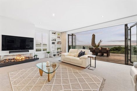 Photo of property in 32 Kahurangi Place, Snells Beach, 0920