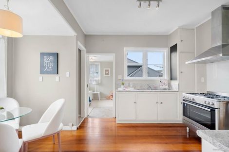 Photo of property in 203 Campbell Road, Greenlane, Auckland, 1061