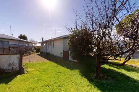 Photo of property in 33 Tararua Terrace, Cloverlea, Palmerston North, 4412