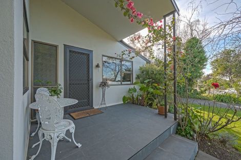 Photo of property in 34 James Cook Street, Havelock North, 4130