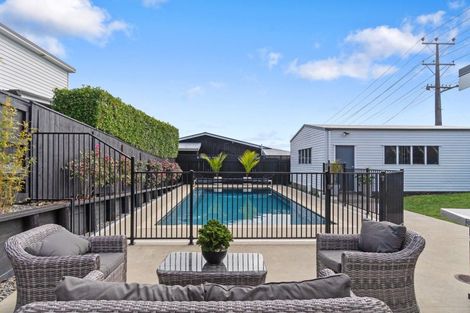 Photo of property in 38 Aramoana Avenue, Devonport, Auckland, 0624