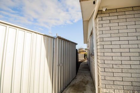 Photo of property in 32 Palliser Place, Milson, Palmerston North, 4414