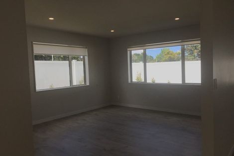 Photo of property in 1a Harrowglen Drive, Northcross, Auckland, 0632