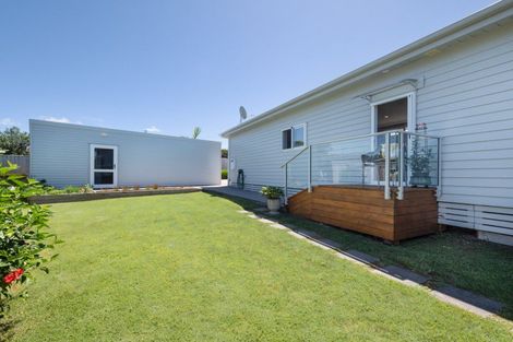 Photo of property in 53 Athenree Road, Athenree, Katikati, 3177