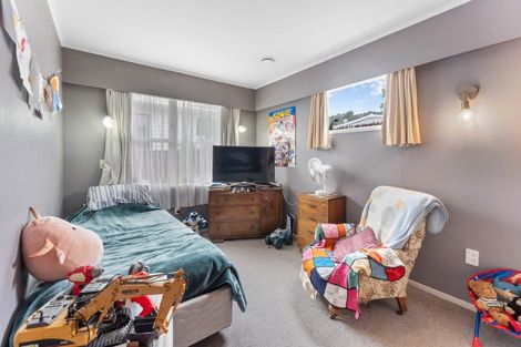 Photo of property in 18 Tanekaha Street, Stokes Valley, Lower Hutt, 5019