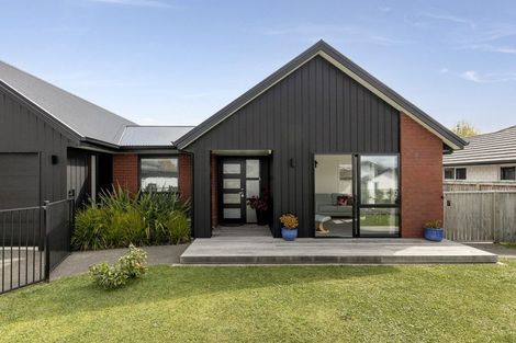 Photo of property in 4 Washingtonia Way, Omokoroa, 3114