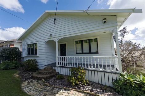 Photo of property in 189 Titirangi Road, Titirangi, Auckland, 0604