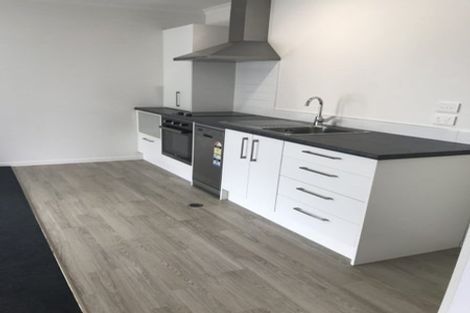 Photo of property in 2/30 Heath Street, Saint Andrews, Hamilton, 3200