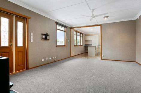 Photo of property in 307 Shakespeare Street, Leamington, Cambridge, 3432