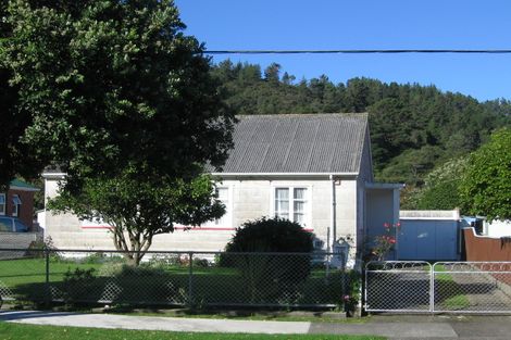 Photo of property in 16 Petherick Street, Taita, Lower Hutt, 5011