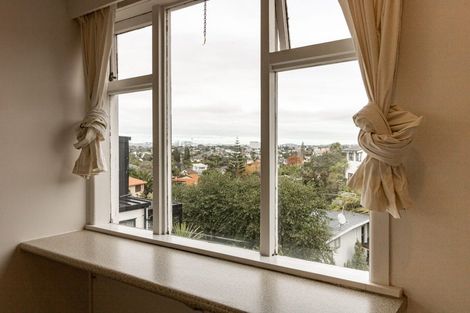 Photo of property in 1/78 Seaview Road, Castor Bay, Auckland, 0620