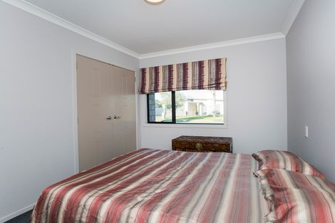 Photo of property in 17 Pohutukawa Grove, Lytton West, Gisborne, 4010