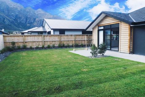Photo of property in 6 Ward Street, Jacks Point, Queenstown, 9371