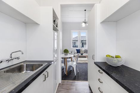 Photo of property in 144 Rongotai Road, Kilbirnie, Wellington, 6022