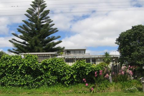 Photo of property in 216 Seaforth Road, Waihi Beach, 3611