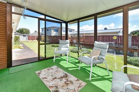 Photo of property in 5 Pettit Place, Manukau, Auckland, 2025