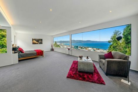 Photo of property in 18 Korokoro Road, Korokoro, Lower Hutt, 5012