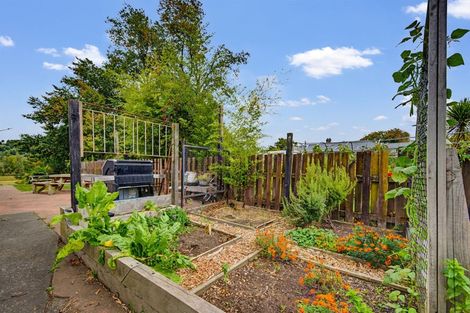 Photo of property in 9 Ruataniwha Street, Waipawa, 4210