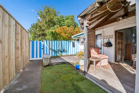 Photo of property in 2/9 Poinsettia Place, Henderson, Auckland, 0610