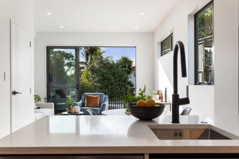 Photo of property in 6/12 Fraser Road, Narrow Neck, Auckland, 0624